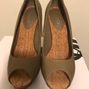 SOLD! Aldo High Heel, Size 8
